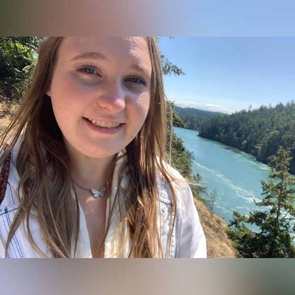 Hello! I’m Claire ✨ - Picture 3 of 8